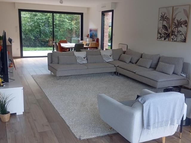 En fond d'allÃ©e privÃ©e, splendide maison contemporaine