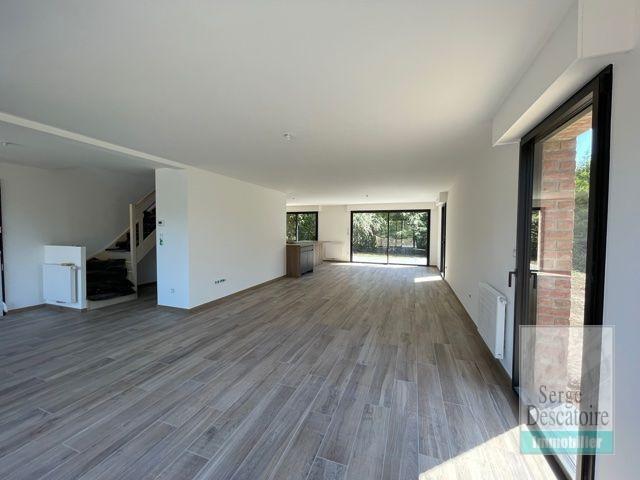 En fond d'allÃ©e privÃ©e, splendide maison contemporaine